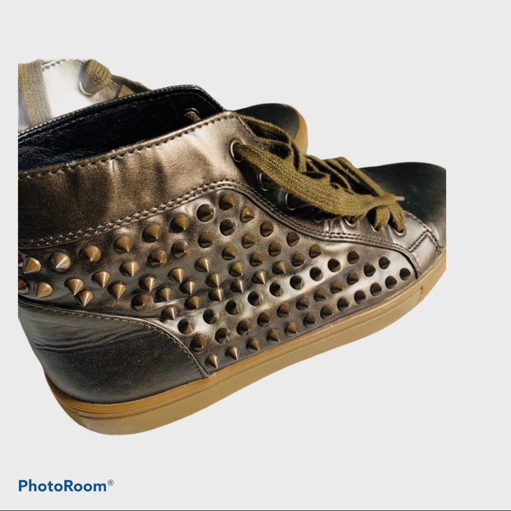 Steve Madden spike shoes